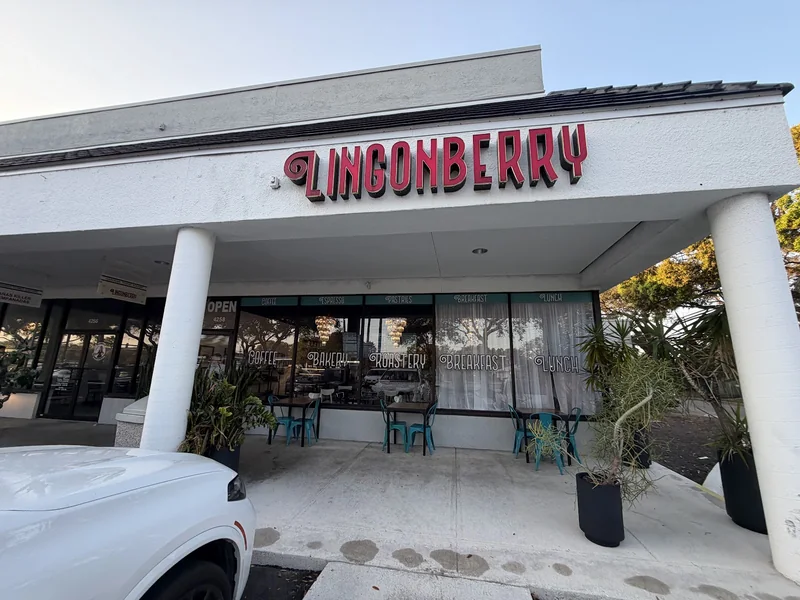 Lingonberry Roastery & Bakery